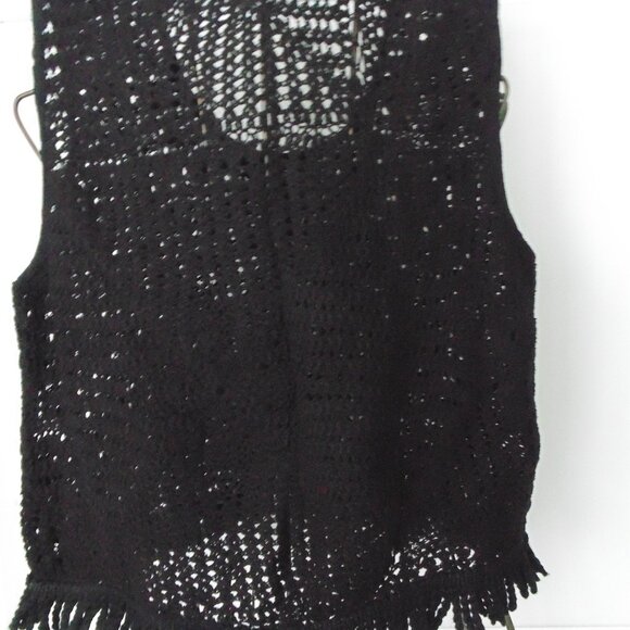 Vtg 80s Speed Limit Black Crochet Knit Crop Top Fringe Cami Button Embellished M - Picture 3 of 4